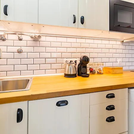 Cosy Remodeled Apartment In The City Center Fundao Exterior photo