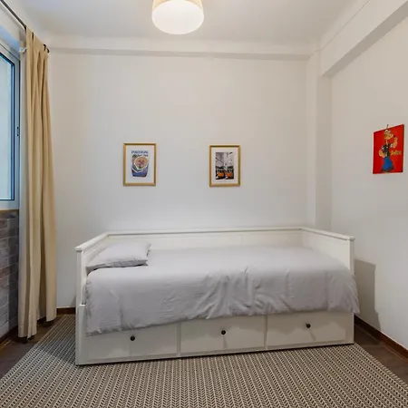 Cosy Remodeled Apartment In The City Center Fundao Exterior photo