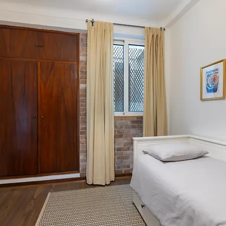 Cosy Remodeled Apartment In The City Center Fundao Exterior photo