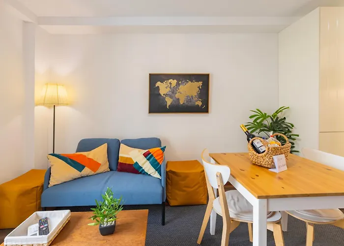 Cosy Remodeled Apartment In The City Center