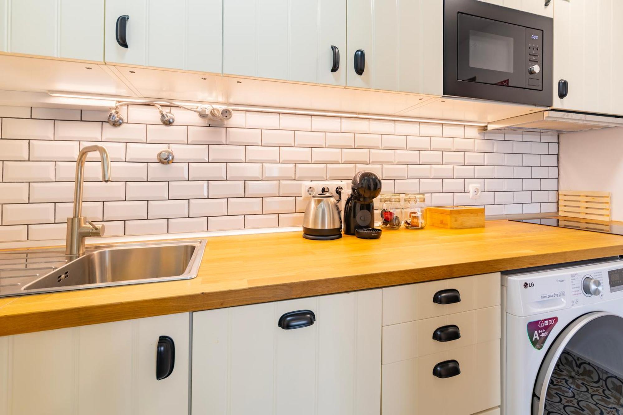 Cosy Remodeled In The Center Apartment *